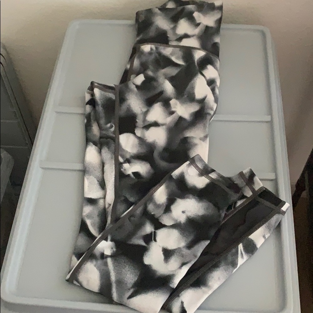 Lululemon Size  2